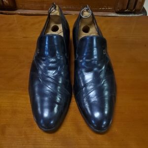 Black dress shoes